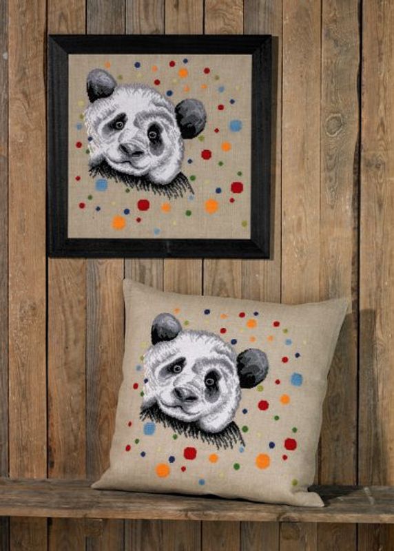 Pute panda korssting 60 x 60 cm - broderipakke 