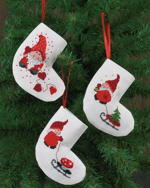 Hovedbilde Juletrepynt nisser på små sokker x3