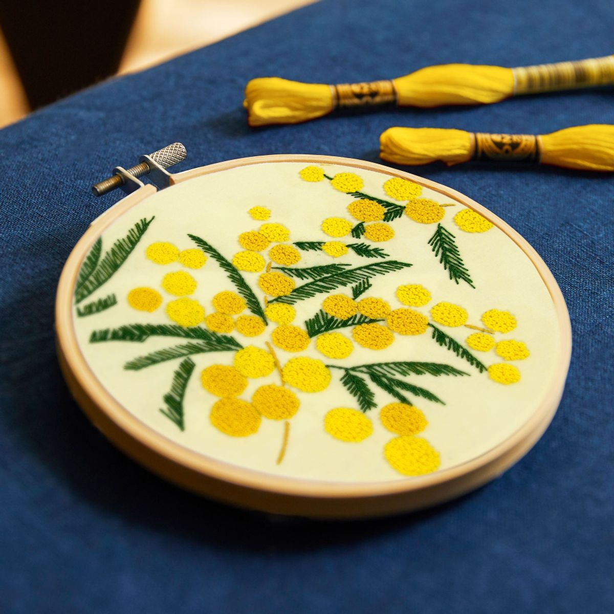 Bilde Mimosa - DMC påtegnet broderipakke